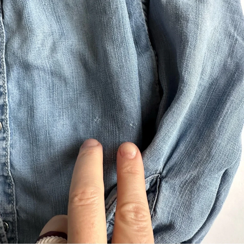 Gap Chambray Button Down Shirt